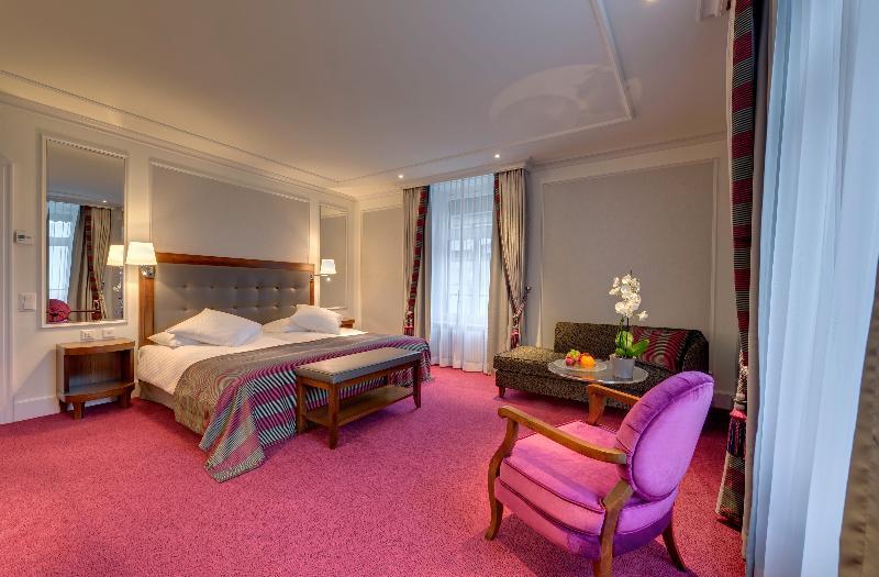 Hotel Schweizerhof Zuerich Экстерьер фото A room at the Hotel Axelmannstein