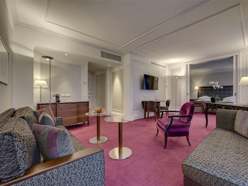 Hotel Schweizerhof Zuerich Экстерьер фото Suite